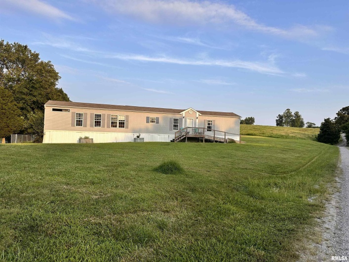 470 WASHINGTON Lane, New Burnside, Illinois 62967, 3 Bedrooms Bedrooms, 0 ,2 BathroomsBathrooms,Residential,For Sale,WASHINGTON,0,RMAEB459156