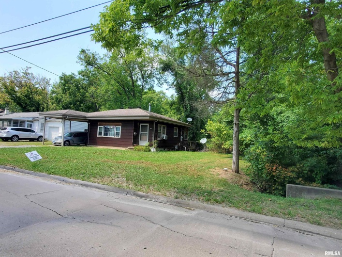 600 GRAND Avenue, Carterville, Illinois 62918, 2 Bedrooms Bedrooms, 0 ,1 BathroomBathrooms,Residential,For Sale,GRAND,0,RMAEB459158