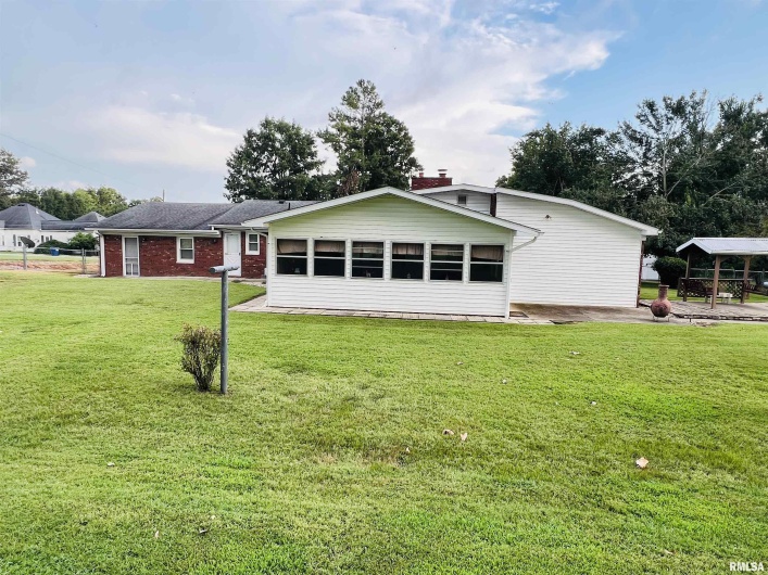 1116 LATHAM Street, Eldorado, Illinois 62930, 3 Bedrooms Bedrooms, 0 ,2 BathroomsBathrooms,Residential,For Sale,LATHAM,0,RMAEB459162