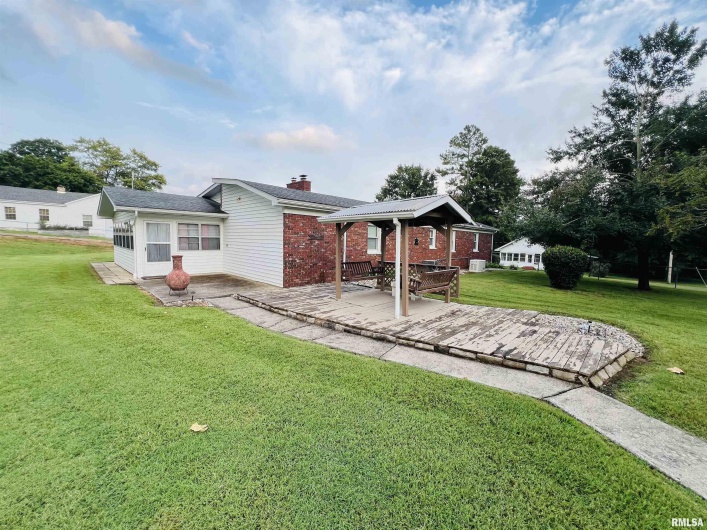 1116 LATHAM Street, Eldorado, Illinois 62930, 3 Bedrooms Bedrooms, 0 ,2 BathroomsBathrooms,Residential,For Sale,LATHAM,0,RMAEB459162