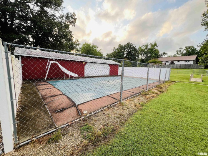 1116 LATHAM Street, Eldorado, Illinois 62930, 3 Bedrooms Bedrooms, 0 ,2 BathroomsBathrooms,Residential,For Sale,LATHAM,0,RMAEB459162