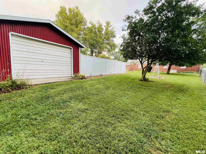 1116 LATHAM Street, Eldorado, Illinois 62930, 3 Bedrooms Bedrooms, 0 ,2 BathroomsBathrooms,Residential,For Sale,LATHAM,0,RMAEB459162