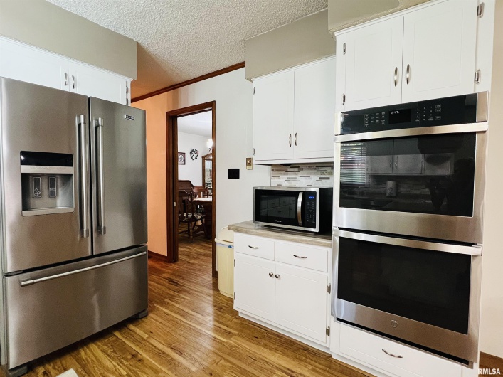 1116 LATHAM Street, Eldorado, Illinois 62930, 3 Bedrooms Bedrooms, 0 ,2 BathroomsBathrooms,Residential,For Sale,LATHAM,0,RMAEB459162