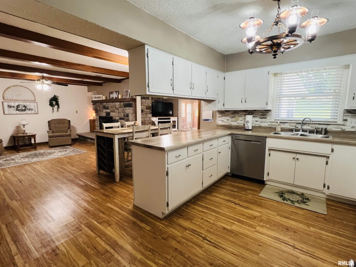 1116 LATHAM Street, Eldorado, Illinois 62930, 3 Bedrooms Bedrooms, 0 ,2 BathroomsBathrooms,Residential,For Sale,LATHAM,0,RMAEB459162