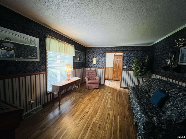 1116 LATHAM Street, Eldorado, Illinois 62930, 3 Bedrooms Bedrooms, 0 ,2 BathroomsBathrooms,Residential,For Sale,LATHAM,0,RMAEB459162