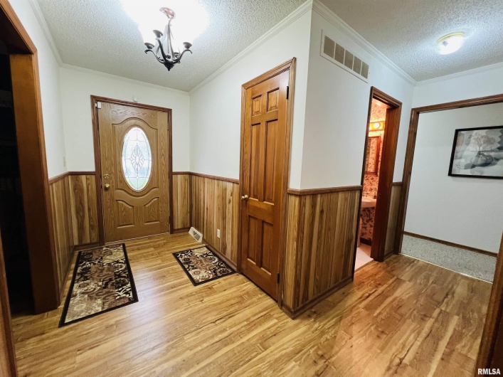 1116 LATHAM Street, Eldorado, Illinois 62930, 3 Bedrooms Bedrooms, 0 ,2 BathroomsBathrooms,Residential,For Sale,LATHAM,0,RMAEB459162