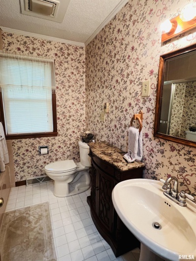 1116 LATHAM Street, Eldorado, Illinois 62930, 3 Bedrooms Bedrooms, 0 ,2 BathroomsBathrooms,Residential,For Sale,LATHAM,0,RMAEB459162