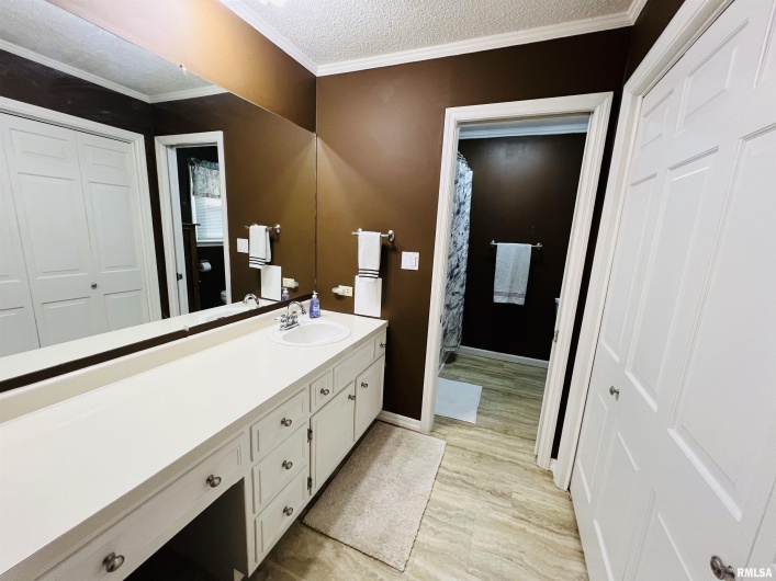 1116 LATHAM Street, Eldorado, Illinois 62930, 3 Bedrooms Bedrooms, 0 ,2 BathroomsBathrooms,Residential,For Sale,LATHAM,0,RMAEB459162