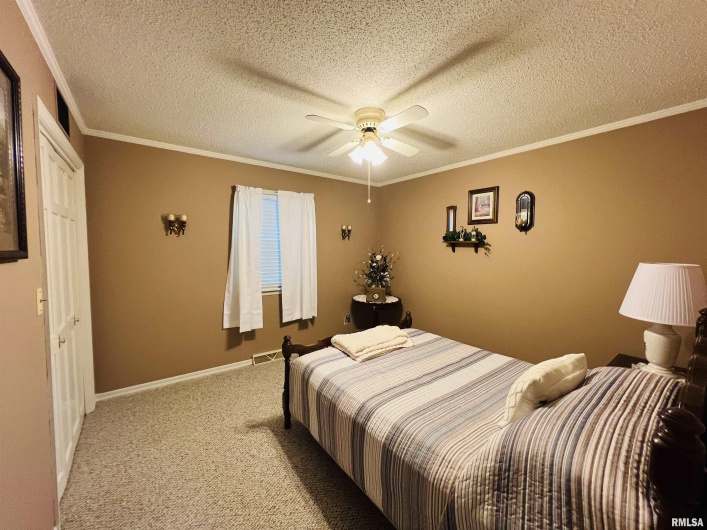 1116 LATHAM Street, Eldorado, Illinois 62930, 3 Bedrooms Bedrooms, 0 ,2 BathroomsBathrooms,Residential,For Sale,LATHAM,0,RMAEB459162