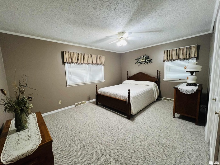 1116 LATHAM Street, Eldorado, Illinois 62930, 3 Bedrooms Bedrooms, 0 ,2 BathroomsBathrooms,Residential,For Sale,LATHAM,0,RMAEB459162