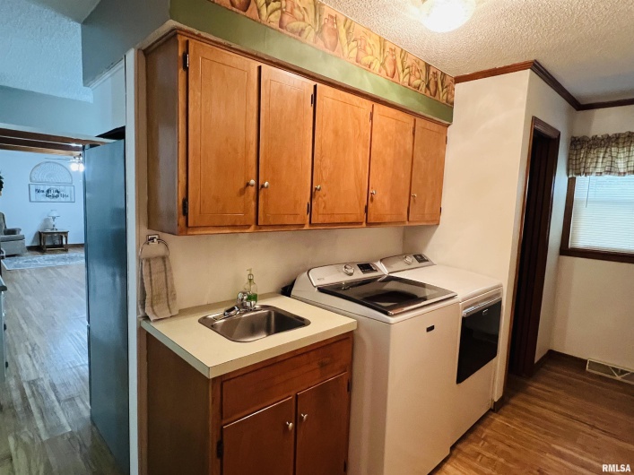 1116 LATHAM Street, Eldorado, Illinois 62930, 3 Bedrooms Bedrooms, 0 ,2 BathroomsBathrooms,Residential,For Sale,LATHAM,0,RMAEB459162