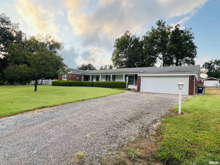 1116 LATHAM Street, Eldorado, Illinois 62930, 3 Bedrooms Bedrooms, 0 ,2 BathroomsBathrooms,Residential,For Sale,LATHAM,0,RMAEB459162