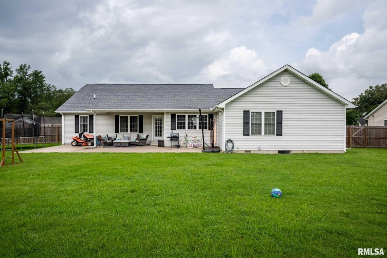 2302 MARIA Drive, Herrin, Illinois 62948, 4 Bedrooms Bedrooms, 0 ,2 BathroomsBathrooms,Residential,For Sale,MARIA,0,RMAQC4265572
