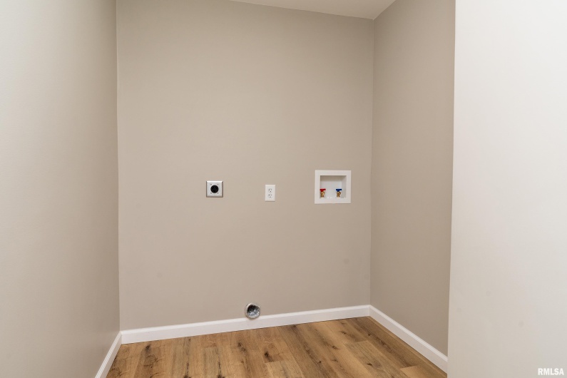 603 CARTER Street, Marion, Illinois 62959, 3 Bedrooms Bedrooms, 0 ,3 BathroomsBathrooms,Residential,For Sale,CARTER,0,RMAEB459171