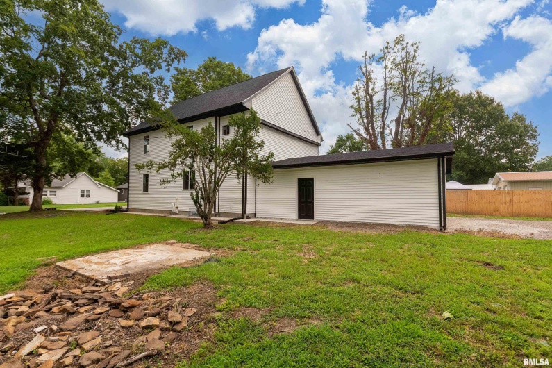 603 CARTER Street, Marion, Illinois 62959, 3 Bedrooms Bedrooms, 0 ,3 BathroomsBathrooms,Residential,For Sale,CARTER,0,RMAEB459171