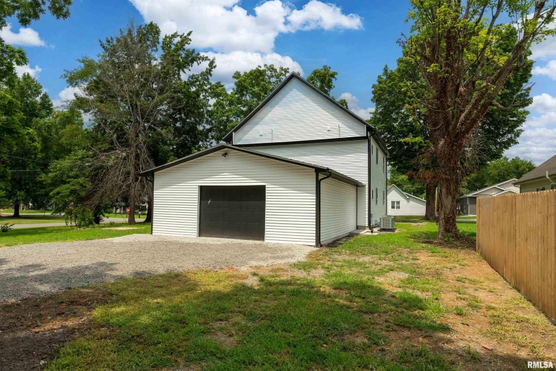 603 CARTER Street, Marion, Illinois 62959, 3 Bedrooms Bedrooms, 0 ,3 BathroomsBathrooms,Residential,For Sale,CARTER,0,RMAEB459171