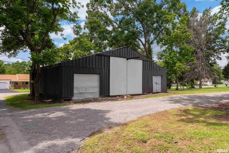 603 CARTER Street, Marion, Illinois 62959, 3 Bedrooms Bedrooms, 0 ,3 BathroomsBathrooms,Residential,For Sale,CARTER,0,RMAEB459171