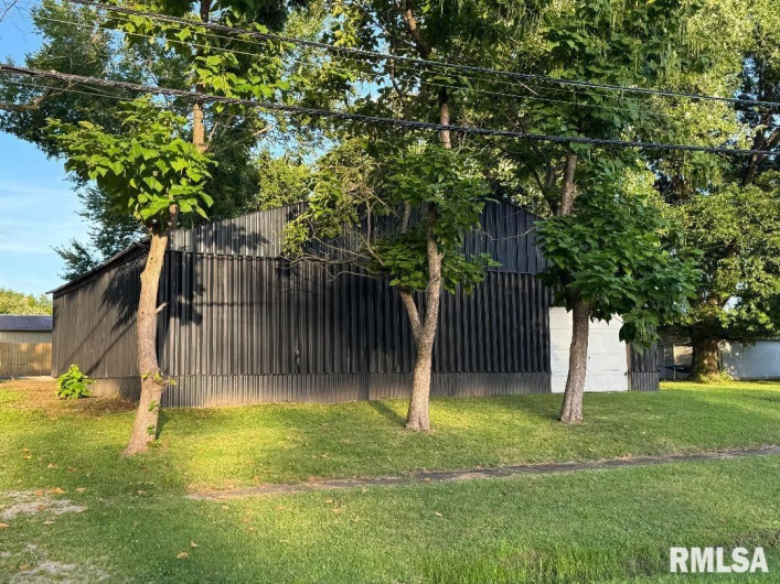 603 CARTER Street, Marion, Illinois 62959, 3 Bedrooms Bedrooms, 0 ,3 BathroomsBathrooms,Residential,For Sale,CARTER,0,RMAEB459171