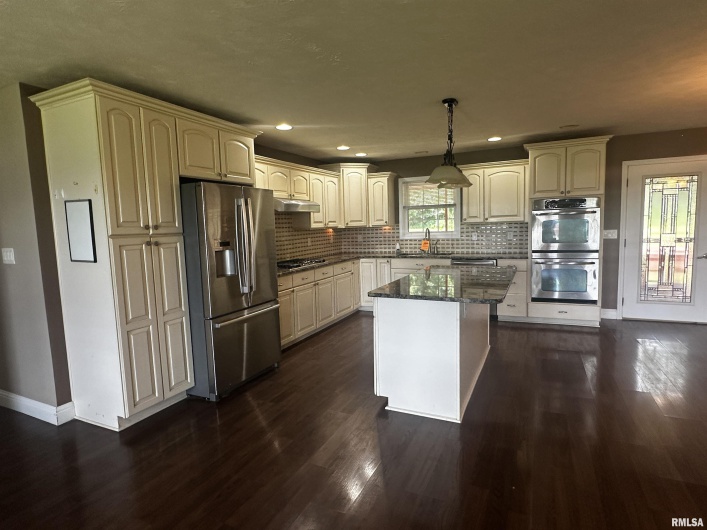 6252 Arbuckle Lane, Marion, Illinois 62959, 4 Bedrooms Bedrooms, 0 ,2 BathroomsBathrooms,Residential,For Sale,Arbuckle,0,RMAEB459173