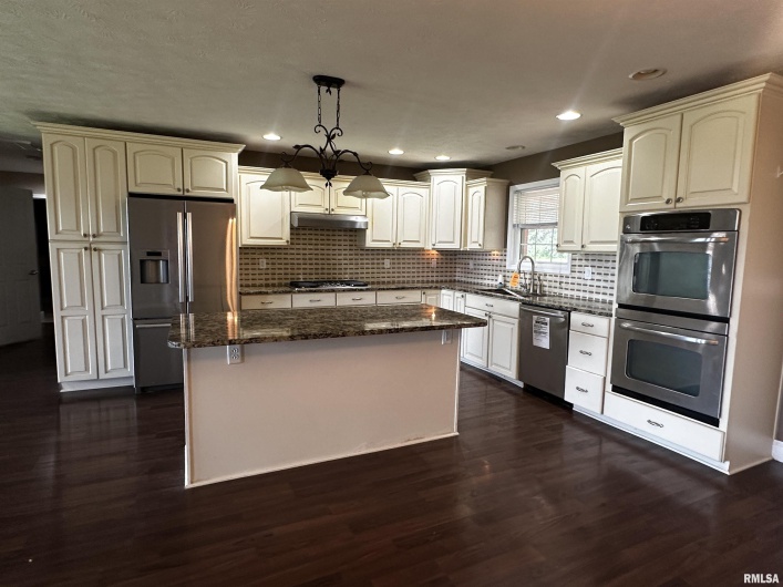 6252 Arbuckle Lane, Marion, Illinois 62959, 4 Bedrooms Bedrooms, 0 ,2 BathroomsBathrooms,Residential,For Sale,Arbuckle,0,RMAEB459173