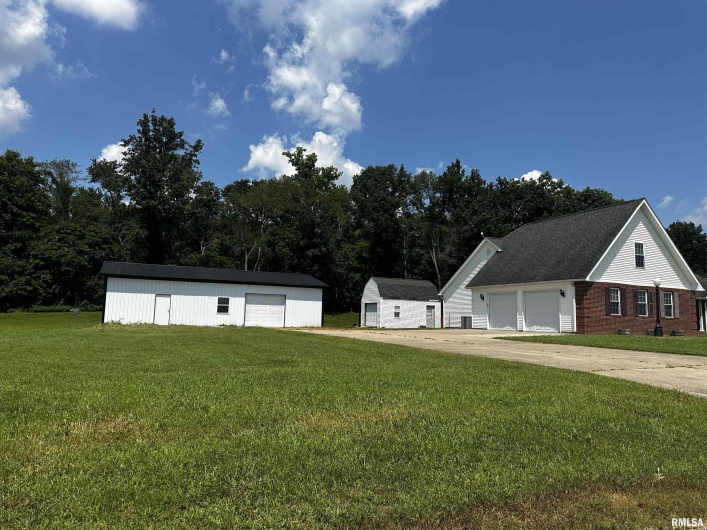 6252 Arbuckle Lane, Marion, Illinois 62959, 4 Bedrooms Bedrooms, 0 ,2 BathroomsBathrooms,Residential,For Sale,Arbuckle,0,RMAEB459173