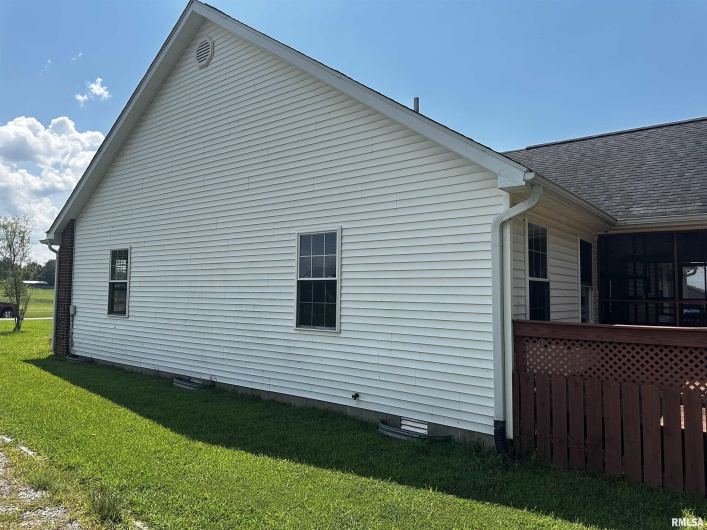 6252 Arbuckle Lane, Marion, Illinois 62959, 4 Bedrooms Bedrooms, 0 ,2 BathroomsBathrooms,Residential,For Sale,Arbuckle,0,RMAEB459173