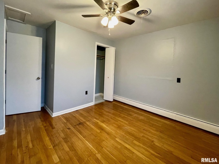 602 BARR Street, Carterville, Illinois 62918, 3 Bedrooms Bedrooms, 0 ,1 BathroomBathrooms,Residential,For Sale,BARR,0,RMAEB459174