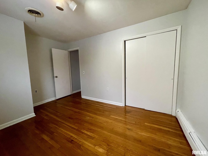 602 BARR Street, Carterville, Illinois 62918, 3 Bedrooms Bedrooms, 0 ,1 BathroomBathrooms,Residential,For Sale,BARR,0,RMAEB459174