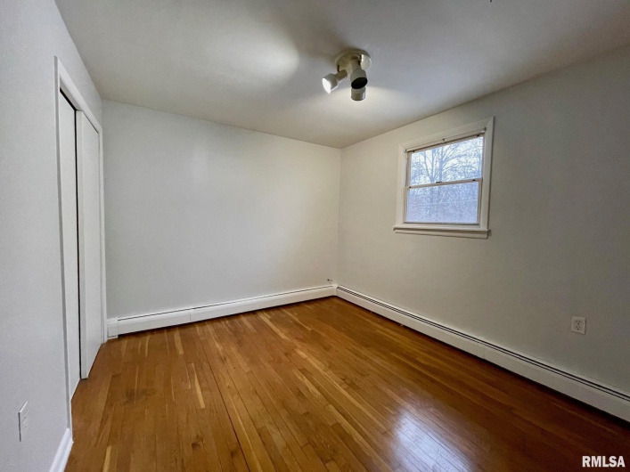 602 BARR Street, Carterville, Illinois 62918, 3 Bedrooms Bedrooms, 0 ,1 BathroomBathrooms,Residential,For Sale,BARR,0,RMAEB459174
