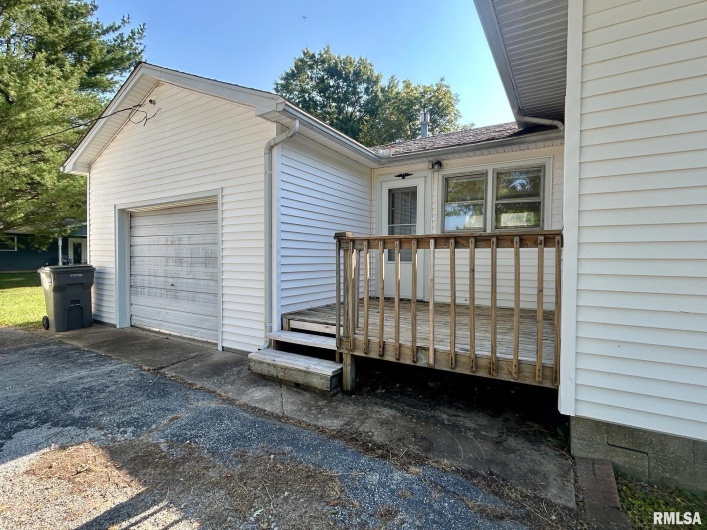602 BARR Street, Carterville, Illinois 62918, 3 Bedrooms Bedrooms, 0 ,1 BathroomBathrooms,Residential,For Sale,BARR,0,RMAEB459174