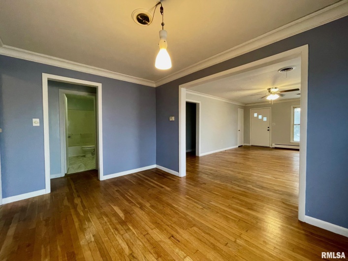 602 BARR Street, Carterville, Illinois 62918, 3 Bedrooms Bedrooms, 0 ,1 BathroomBathrooms,Residential,For Sale,BARR,0,RMAEB459174