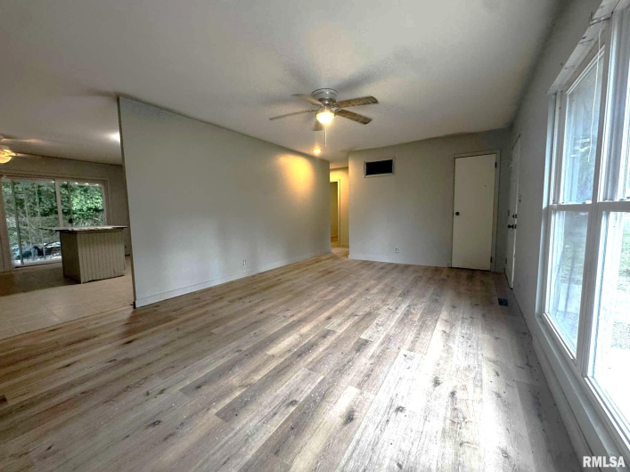 207 Friedline Drive, Carbondale, Illinois 62901, 3 Bedrooms Bedrooms, 0 ,1 BathroomBathrooms,Residential,For Sale,Friedline,0,RMAQC4266162