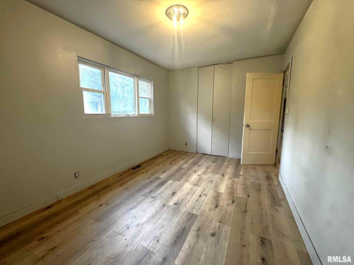 207 Friedline Drive, Carbondale, Illinois 62901, 3 Bedrooms Bedrooms, 0 ,1 BathroomBathrooms,Residential,For Sale,Friedline,0,RMAQC4266162
