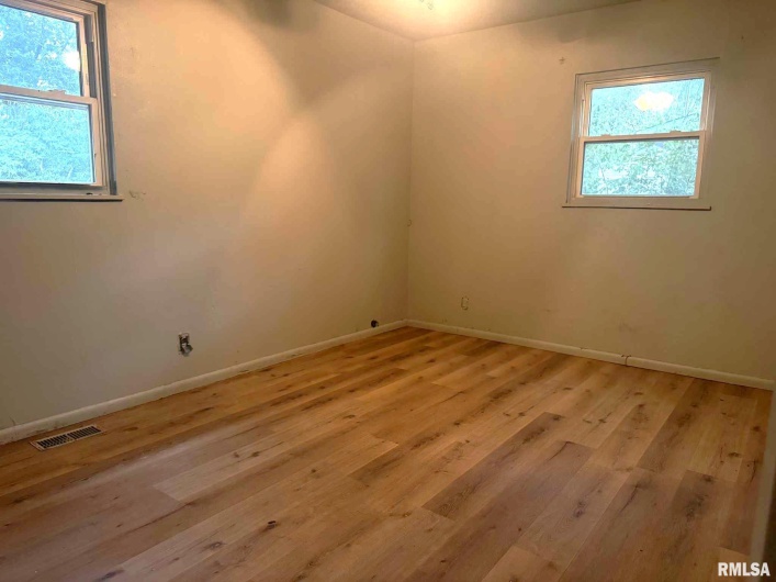207 Friedline Drive, Carbondale, Illinois 62901, 3 Bedrooms Bedrooms, 0 ,1 BathroomBathrooms,Residential,For Sale,Friedline,0,RMAQC4266162
