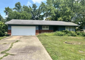 620 INDIAN HILL Drive, Herrin, Illinois 62948, 3 Bedrooms Bedrooms, 0 ,2 BathroomsBathrooms,Residential,For Sale,INDIAN HILL,0,RMAEB459176
