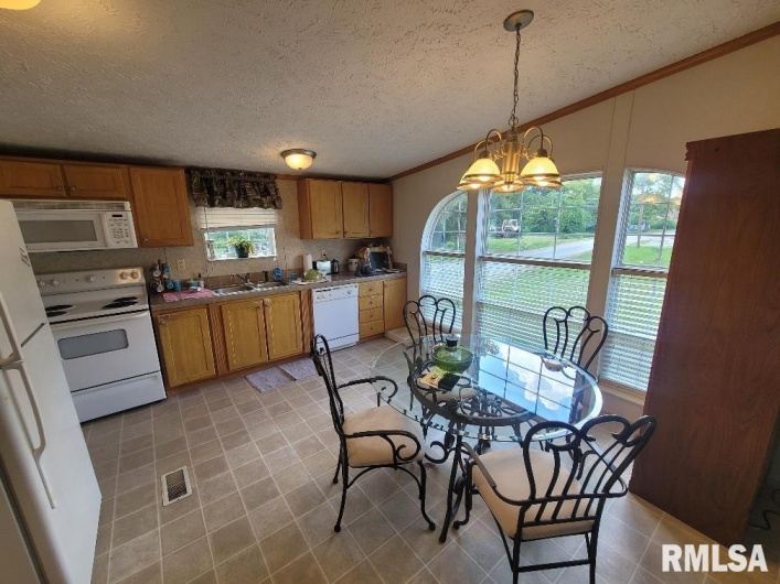 315 3RD Avenue, Grand Tower, Illinois 62942, 3 Bedrooms Bedrooms, 0 ,2 BathroomsBathrooms,Residential,For Sale,3RD,0,RMAEB459177