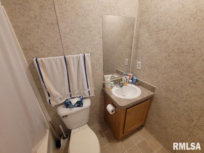 315 3RD Avenue, Grand Tower, Illinois 62942, 3 Bedrooms Bedrooms, 0 ,2 BathroomsBathrooms,Residential,For Sale,3RD,0,RMAEB459177