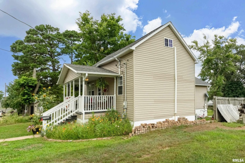 1320 HOBSON Street, Harrisburg, Illinois 62946, 3 Bedrooms Bedrooms, 0 ,1 BathroomBathrooms,Residential,For Sale,HOBSON,0,RMAQC4266188