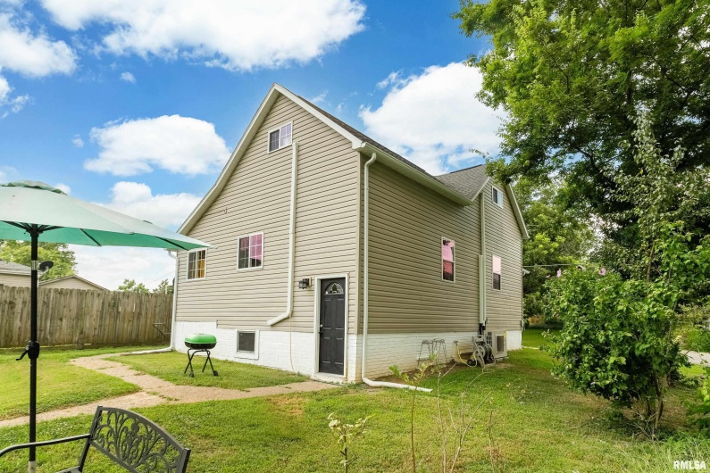 1320 HOBSON Street, Harrisburg, Illinois 62946, 3 Bedrooms Bedrooms, 0 ,1 BathroomBathrooms,Residential,For Sale,HOBSON,0,RMAQC4266188