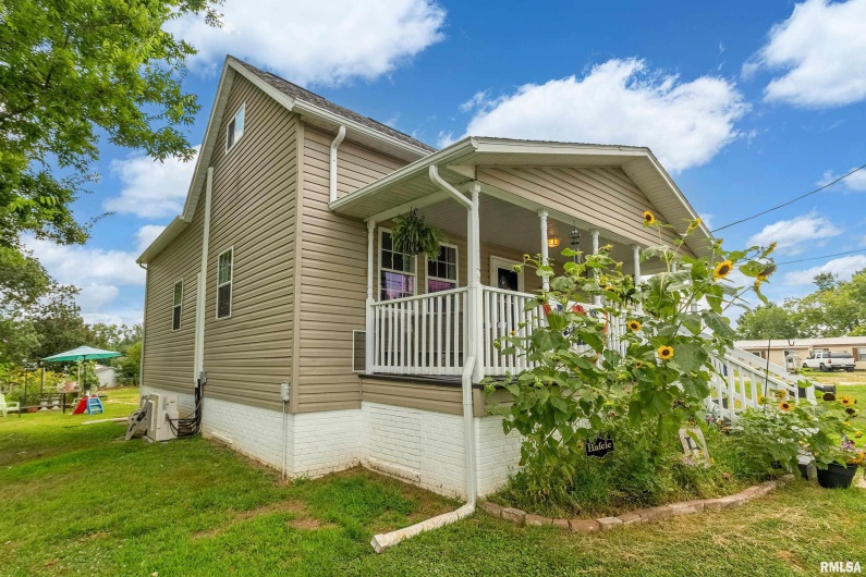 1320 HOBSON Street, Harrisburg, Illinois 62946, 3 Bedrooms Bedrooms, 0 ,1 BathroomBathrooms,Residential,For Sale,HOBSON,0,RMAQC4266188