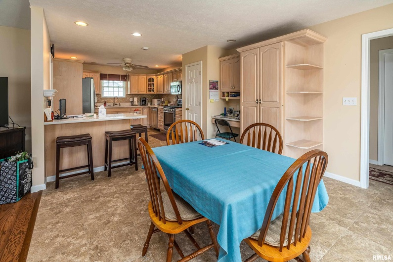 401 Bogie Drive, Herrin, Illinois 62948, 3 Bedrooms Bedrooms, 0 ,2 BathroomsBathrooms,Residential,For Sale,Bogie,0,RMAQC4266192