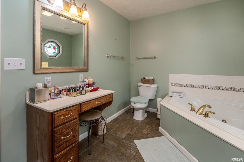 401 Bogie Drive, Herrin, Illinois 62948, 3 Bedrooms Bedrooms, 0 ,2 BathroomsBathrooms,Residential,For Sale,Bogie,0,RMAQC4266192