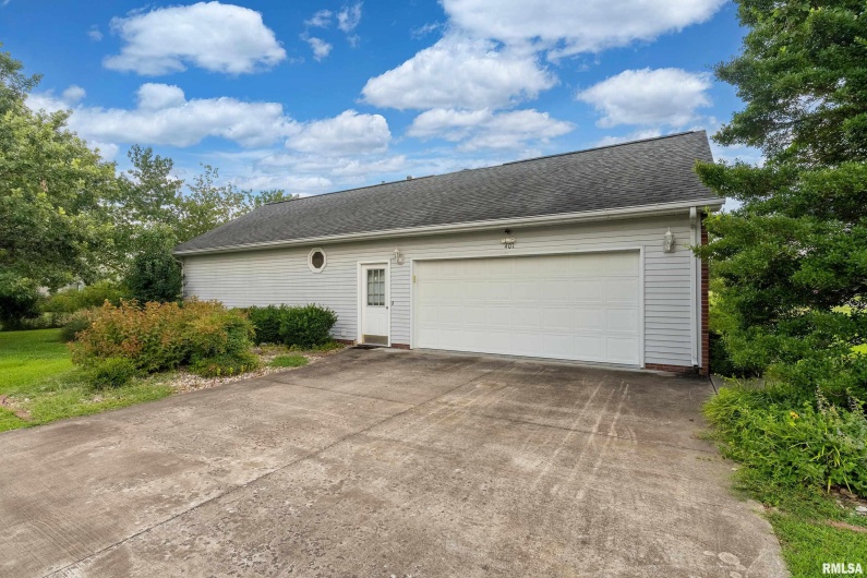 401 Bogie Drive, Herrin, Illinois 62948, 3 Bedrooms Bedrooms, 0 ,2 BathroomsBathrooms,Residential,For Sale,Bogie,0,RMAQC4266192