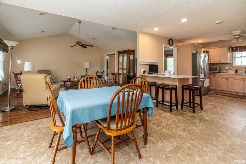 401 Bogie Drive, Herrin, Illinois 62948, 3 Bedrooms Bedrooms, 0 ,2 BathroomsBathrooms,Residential,For Sale,Bogie,0,RMAQC4266192