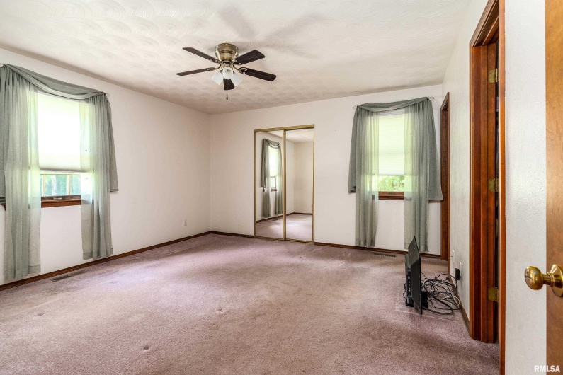 53 Tippy Road, Murphysboro, Illinois 62966, 3 Bedrooms Bedrooms, 0 ,2 BathroomsBathrooms,Residential,For Sale,Tippy,0,RMAEB458923