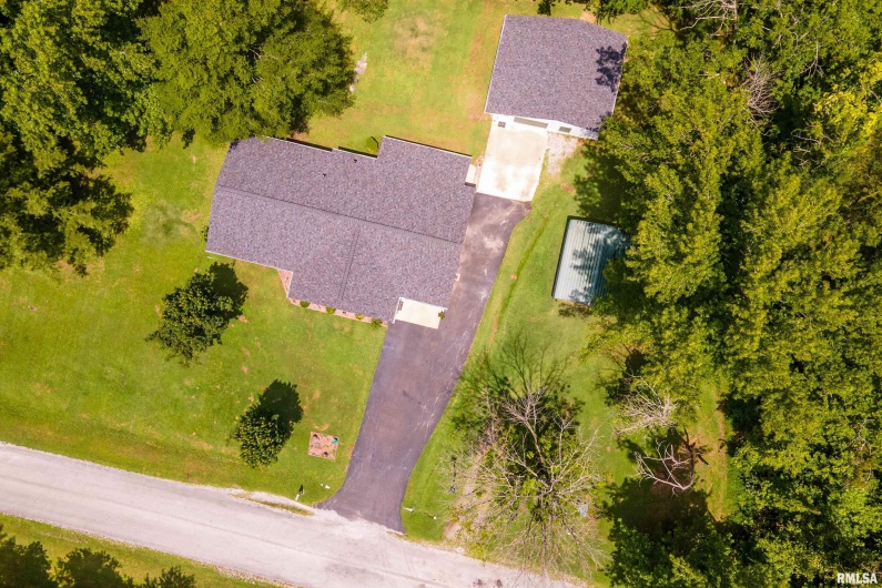 53 Tippy Road, Murphysboro, Illinois 62966, 3 Bedrooms Bedrooms, 0 ,2 BathroomsBathrooms,Residential,For Sale,Tippy,0,RMAEB458923