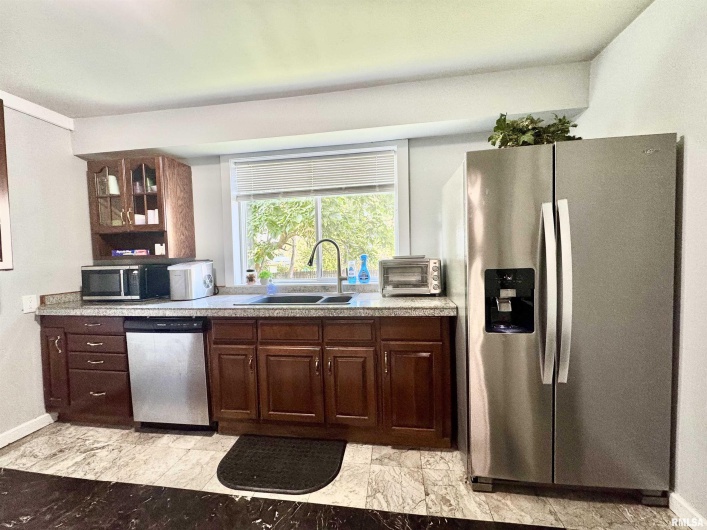 1004 Chesnut Street, Marion, Illinois 62959, 2 Bedrooms Bedrooms, 0 ,1 BathroomBathrooms,Residential,For Sale,Chesnut,0,RMAEB459182