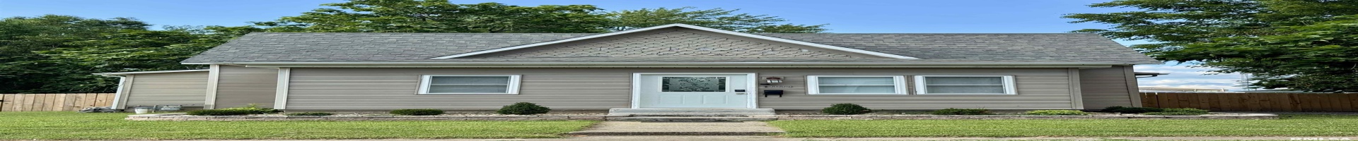 Residential For Sale 1004 Chesnut Street, Marion, Illinois 62959, 2 Bedrooms Bedrooms, 0 ,1 BathroomBathrooms,Residential,For Sale,Chesnut,0,RMAEB459182