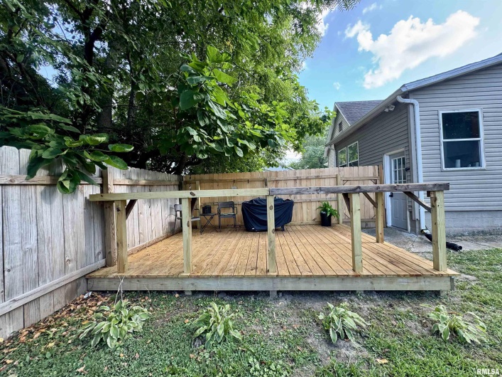 1004 Chesnut Street, Marion, Illinois 62959, 2 Bedrooms Bedrooms, 0 ,1 BathroomBathrooms,Residential,For Sale,Chesnut,0,RMAEB459182