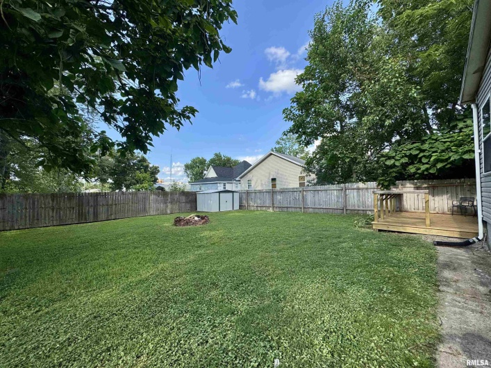 1004 Chesnut Street, Marion, Illinois 62959, 2 Bedrooms Bedrooms, 0 ,1 BathroomBathrooms,Residential,For Sale,Chesnut,0,RMAEB459182